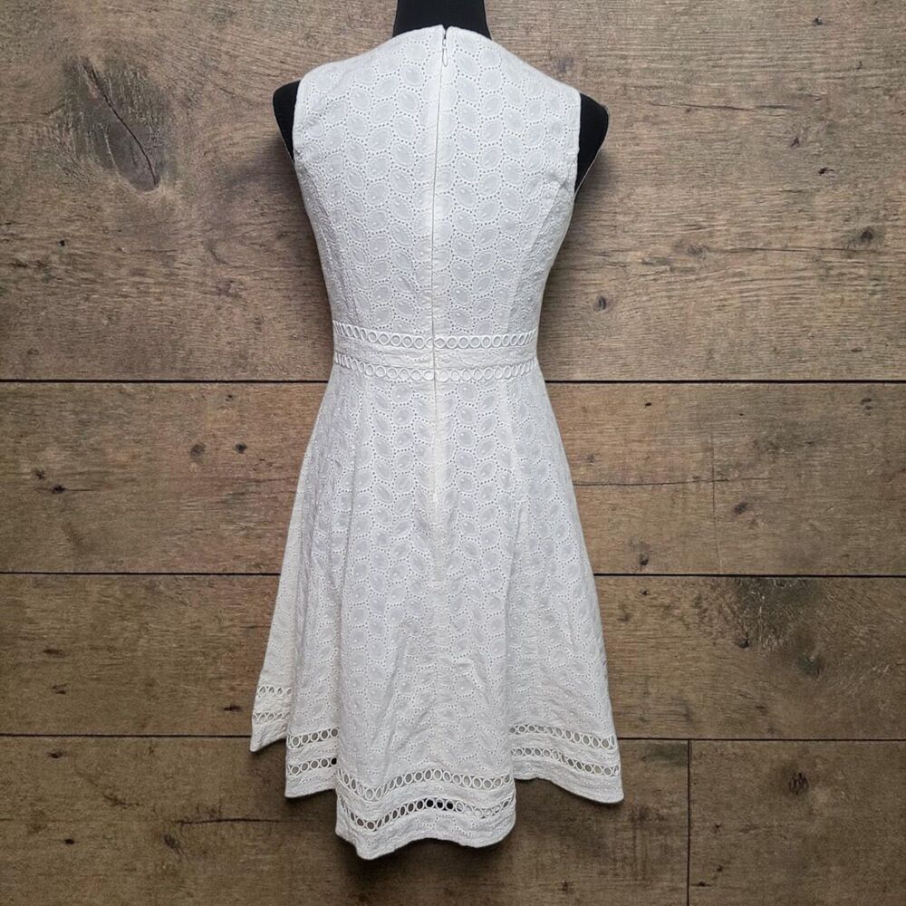 Calvin Klein Dress Women's Size 2 White Eyelet Lace Fit Flare Sleeveless Cottage - Picture 2 of 9